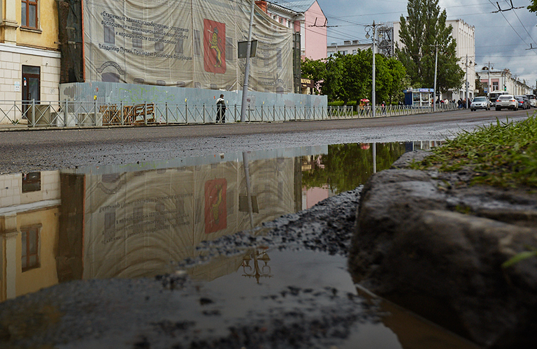 «Не разгоняйся, тут асфальт разбит!» Какие владимирские дороги отремонтируют в 2025 году?