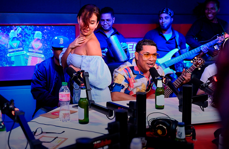 «Эта русская танцует лучше многих доминиканцев»: в интернете завирусился ролик с девушкой из Владимира