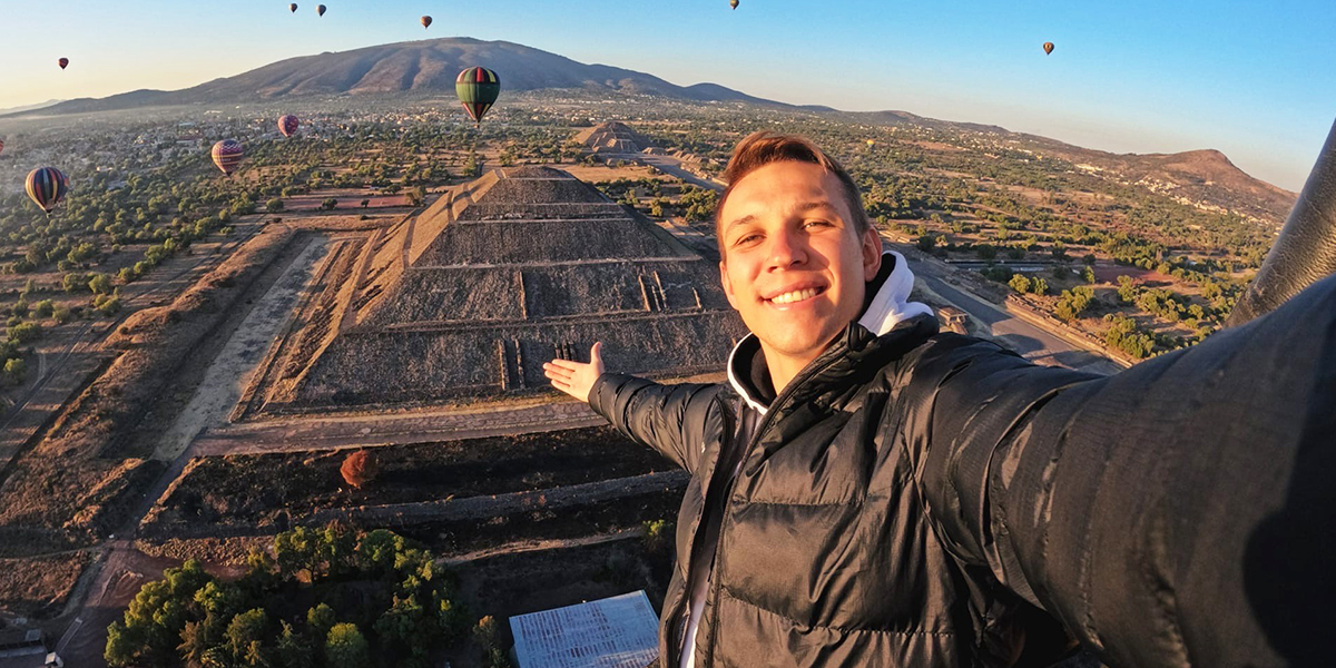 Залечь на дно в Мексике: застрявший за границей бизнесмен из Владимира о трижды подорожавшем отпуске