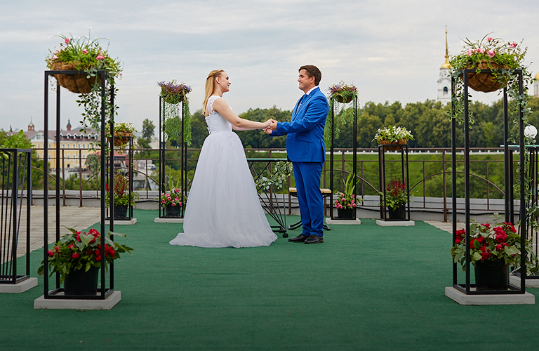 С видом на Успенский собор. Во Владимире появилась первая открытая площадка для свадебной церемонии