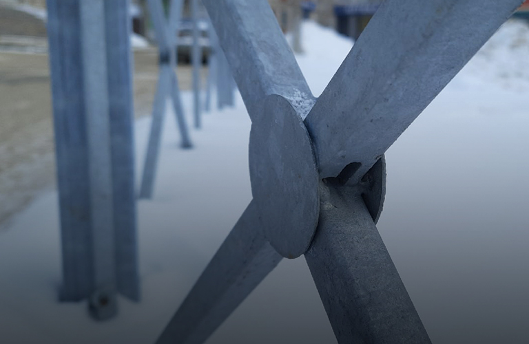 Переизбыток ям и заборов при дефиците автобусов: дорожные реалии 33-го региона