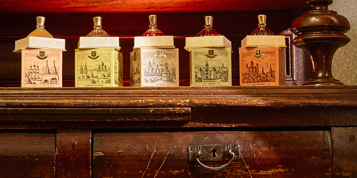 Запечатанные ароматы Владимира и Суздаля: история парфюмерной коллекции, выпущенной в прошлом веке