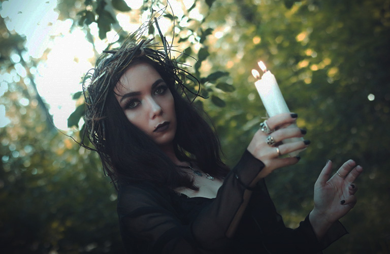 Готические девушки Владимира о пятнице 13-го, мистике и предрассудках