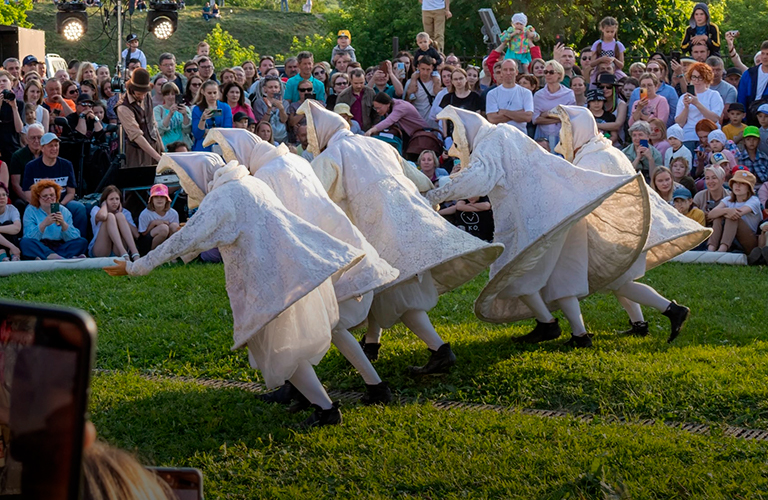 Чем удивляли уличные артисты в Суздале и богатыри во Владимире
