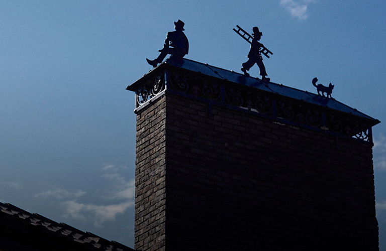 Подними глаза! Необычные крыши Владимира с фигурными ловцами ветра и другими украшениями