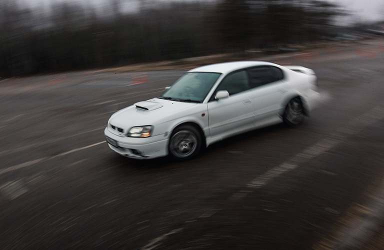 Дрифт на льду, женщины и подростки наравне с мужчинами: Кубок по автомногоборью