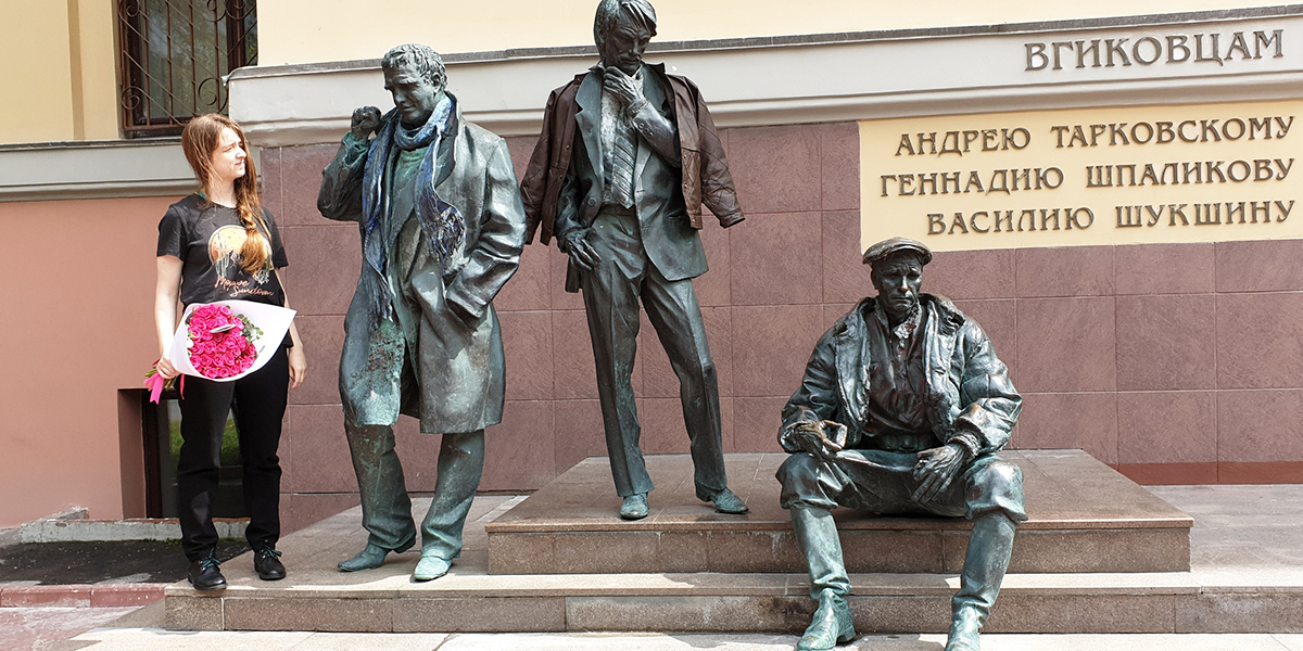 Жизнь во ВГИКе и премьера в Испании: таймлайн сценаристки Серафимы Головченко