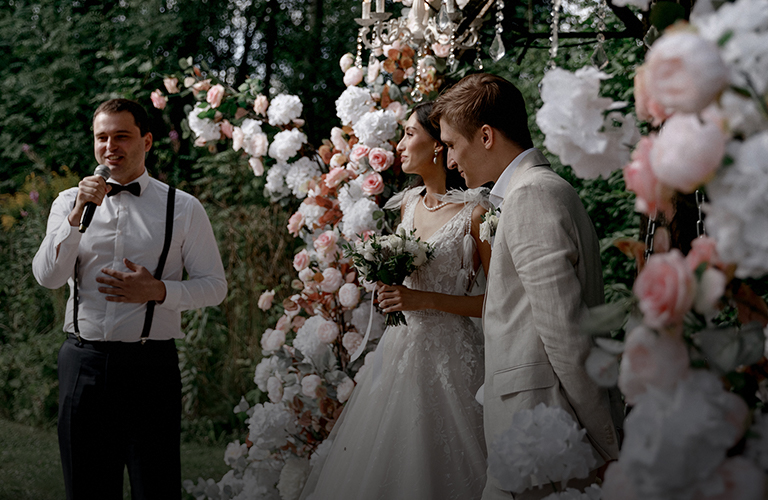 Будуар в стиле Vogue, монохромные оттенки. Во Владимире выбрали лучшую свадьбу 2020 года