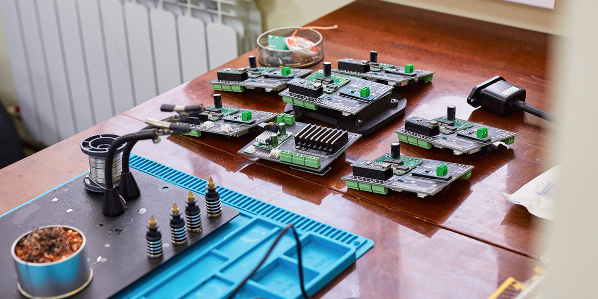 Дом на батарейке: владимирцы разработали устройство на случай «конца света»