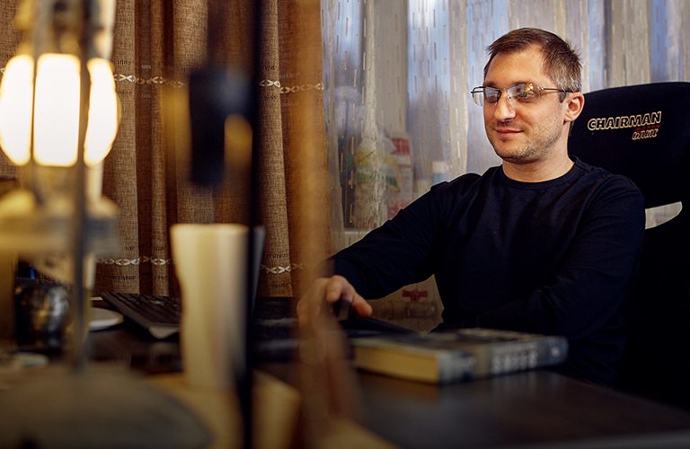 «Мне понравилось разрушать миры», — книги постап-фантаста из Владимира попали в топ ЛитРеса