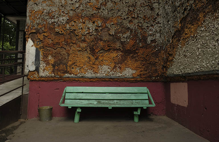 Многоэтажки в трещинах. Репортаж по мотивам фильма «Дурак» Юрия Быкова