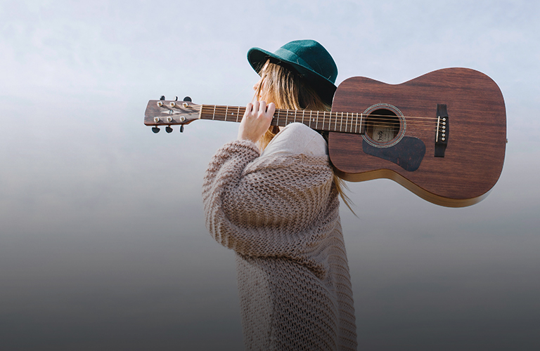 Первый трек Высоцкого и «Сансара», спетая сотней голосов: топ-5 музыкальных новинок