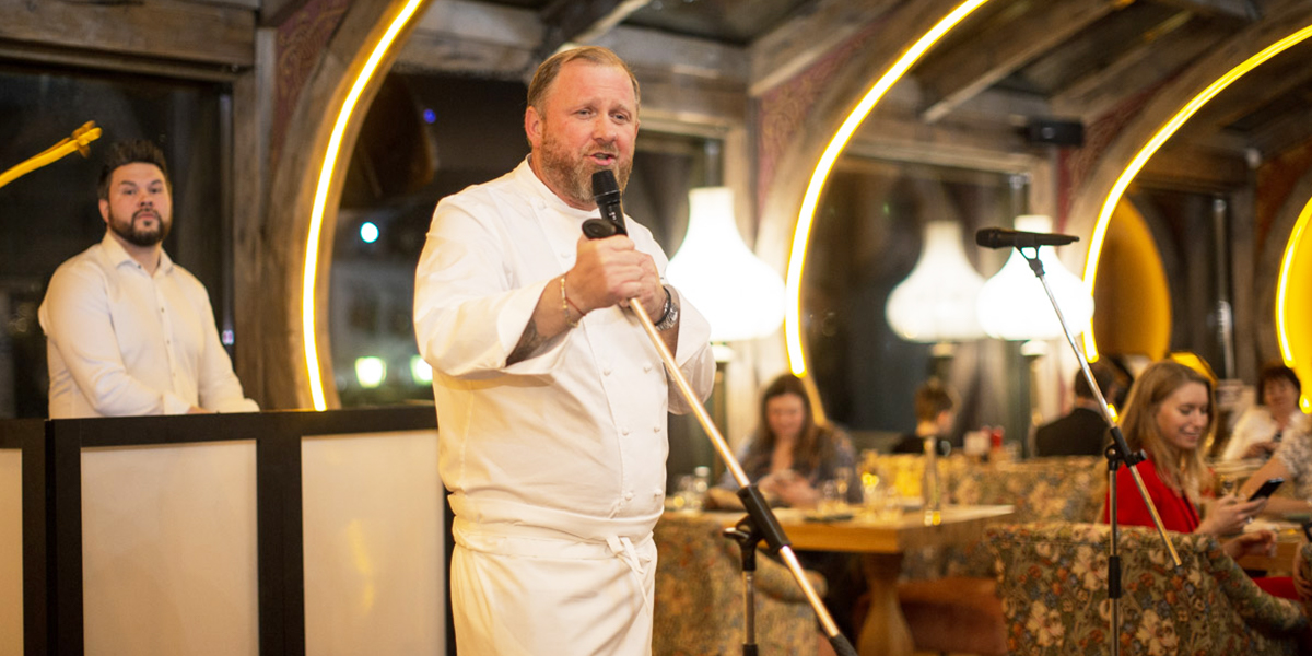 Битва окрошек: с запеченным мясом от шефа Ивлева, с груздями из Суздаля и особой заправкой из Владимира