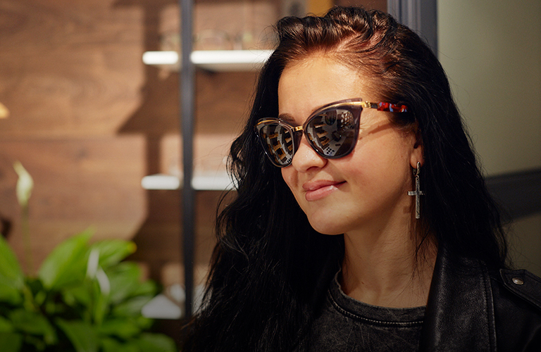 Составляем оптический гардероб: как правильно подобрать очки для стильных образов