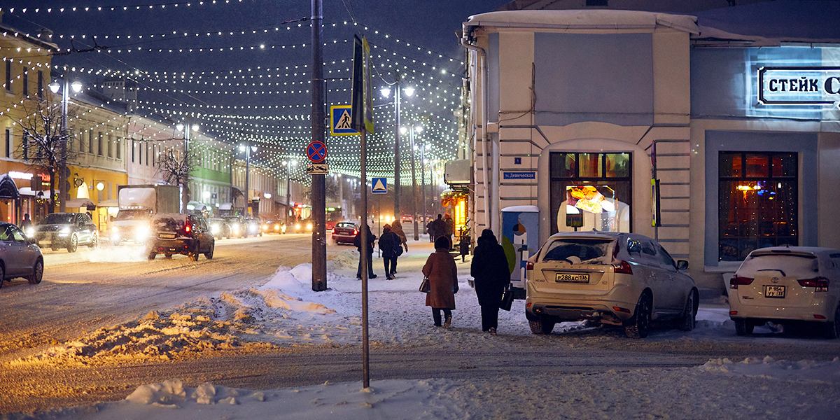 Дворянская усадьба, советский магазин и казино в лихие 90-е: бурное прошлое одного дома на Девической