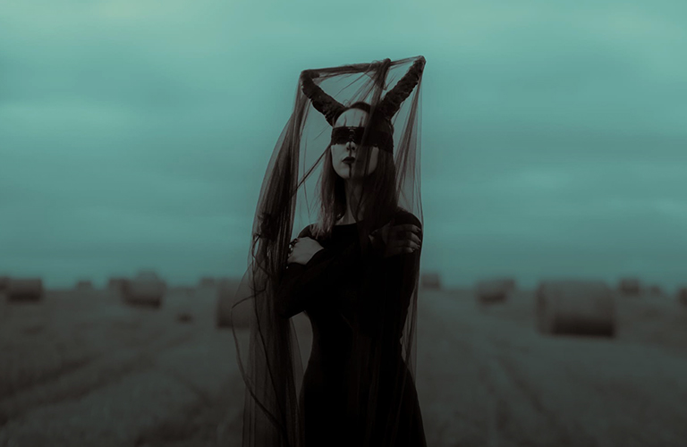 Хоррор-психотерапия, или Мрачная эстетика владимирского фотографа Псиши