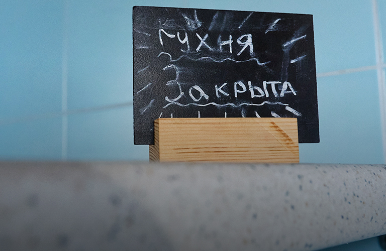 «Не работаем!» В центре Владимира закрылись кафе, бар и бургерная