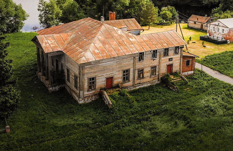 Уникальная, но забытая: деревянная усадьба в селе Черниж