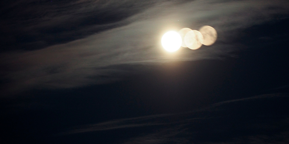 Загадка четырех лун. Правда ли, что небо над Владимиром озарило несколько ночных светил?