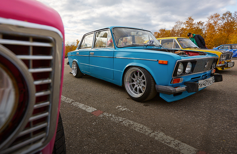 Гоночные «Жигули» и миниатюрные болиды — впечатляющие машины на AutoFest-2022
