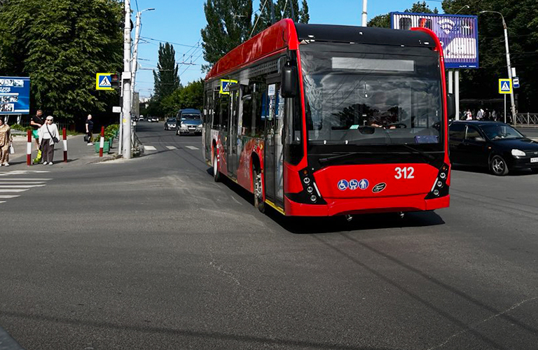 Автономные троллейбусы, перехватывающие парковки и долгожданный дублер: крутые повороты на дорогах Владимира