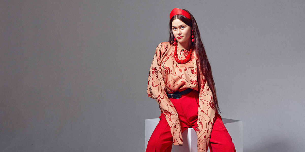 Мода со спущенными рукавами, или Современный этностиль Таис Карелиной