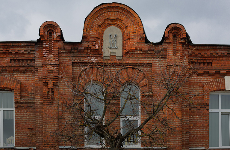 Первый роддом, первые ясли и... школа повитух: история одного дома на Спасской