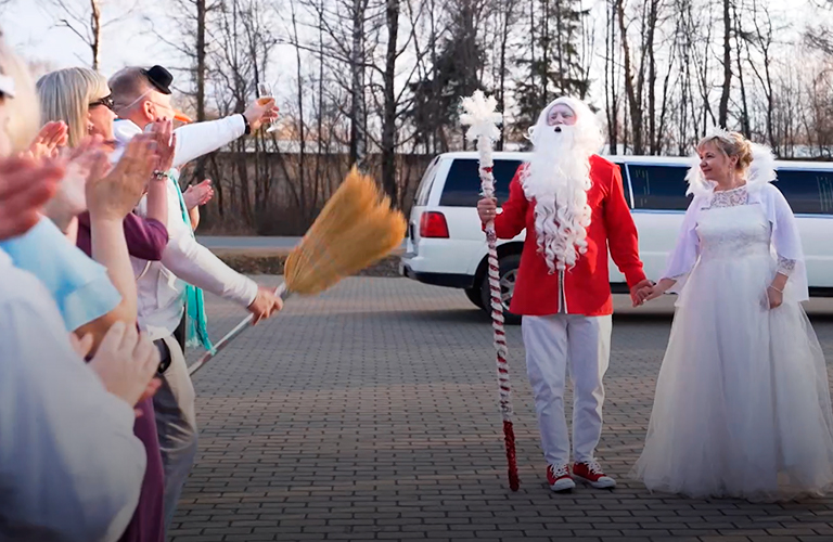 Сказочное веселье, или «Дед Мороз» и «Снежная королева» из Владимира выиграли на шоу «Четыре свадьбы»