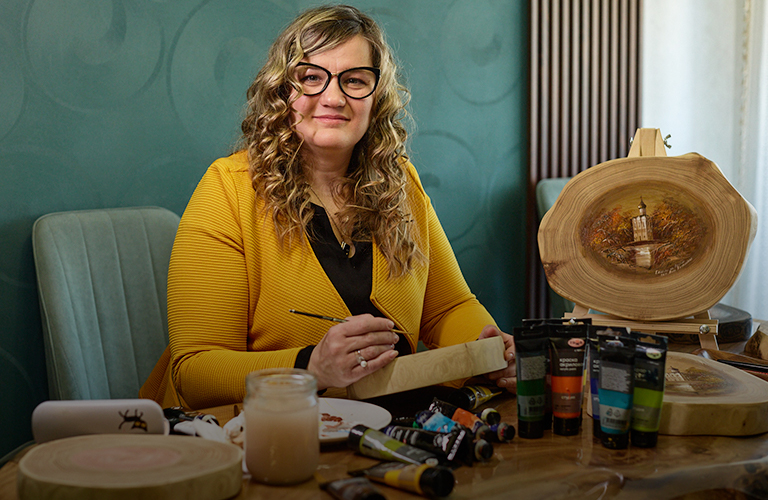 Спил дерева как холст для картин: Покрова на Нерли на необычном материале