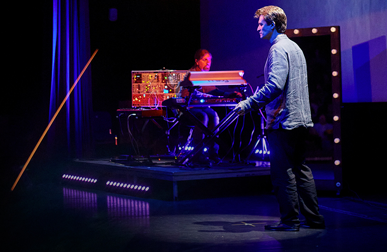 «"Слово-Звук" прозвучало как гроза». Как ТТ «Завод» подружило научпоп, семью, TikTok и Пушкина?