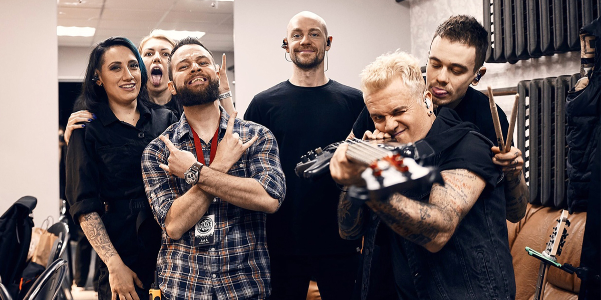 Перчатки Swarovski и забытые на заправках музыканты в будничных историях концертного промоутера