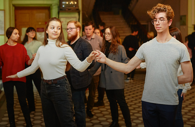 Студенческая вечеринка в стиле ампир: во Владимире пройдет бал по мотивам «Гордости и предубеждения»