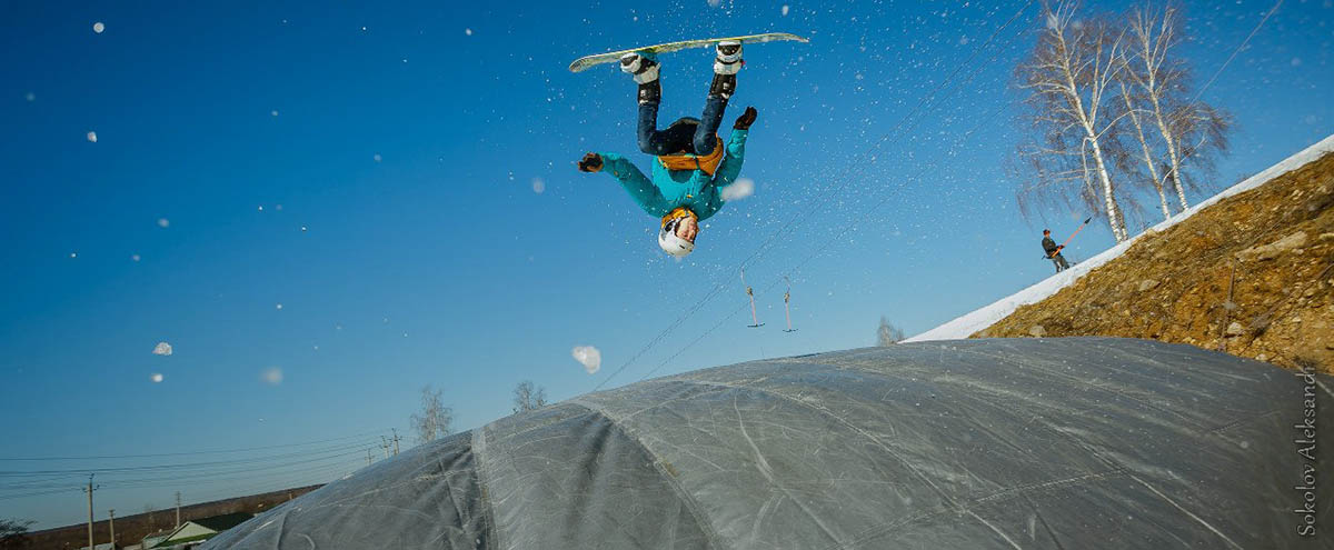 Гигантская подушка Big Air установлена на Красной горке