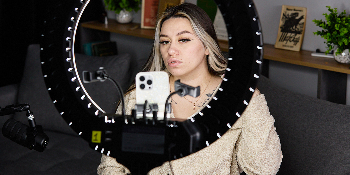 Как шутят три поколения, или Шоу владимирского блогера, набирающее миллионы просмотров