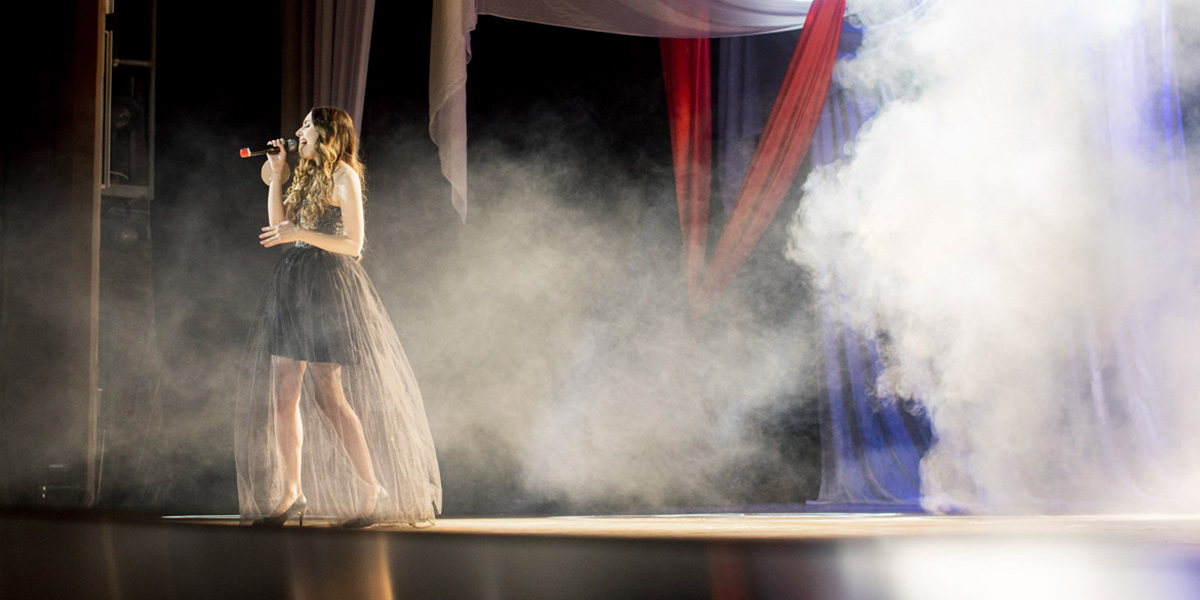 Певица из Владимира борется за симпатии Киркорова, Баскова и Михайлова