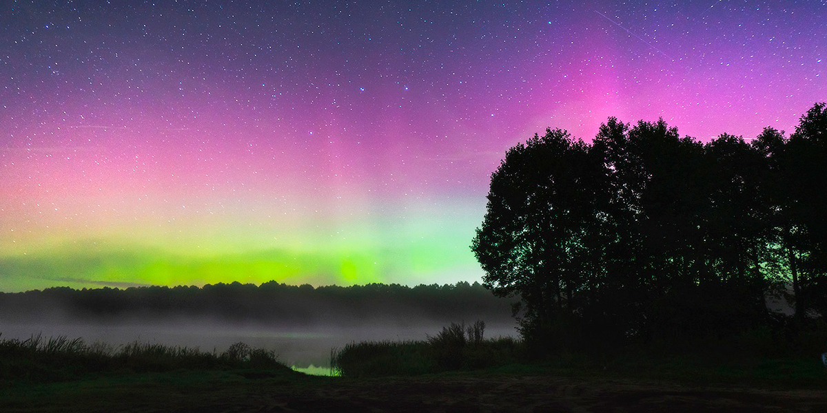 «Впечатления потрясающие». Жители 33-го региона стали свидетелями полярного сияния