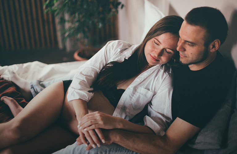 Спорт, мехенди и фото, как у Хадид, — идеи для съемок в положении