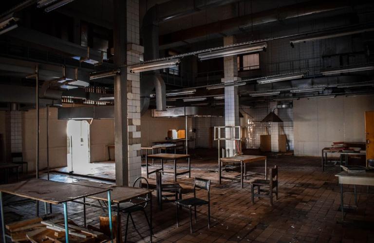 Здесь точно не накормят. Заброшенные кафе Владимира