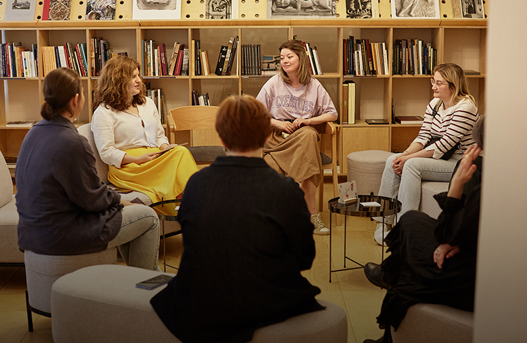 От классики до похихикать — что обсуждают на встречах владимирского книжного клуба