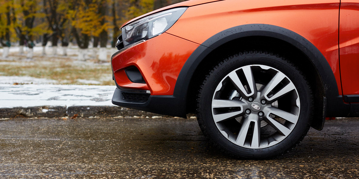 Не тяни резину. Когда стоит «переобуть» машину с летних шин на зимние?