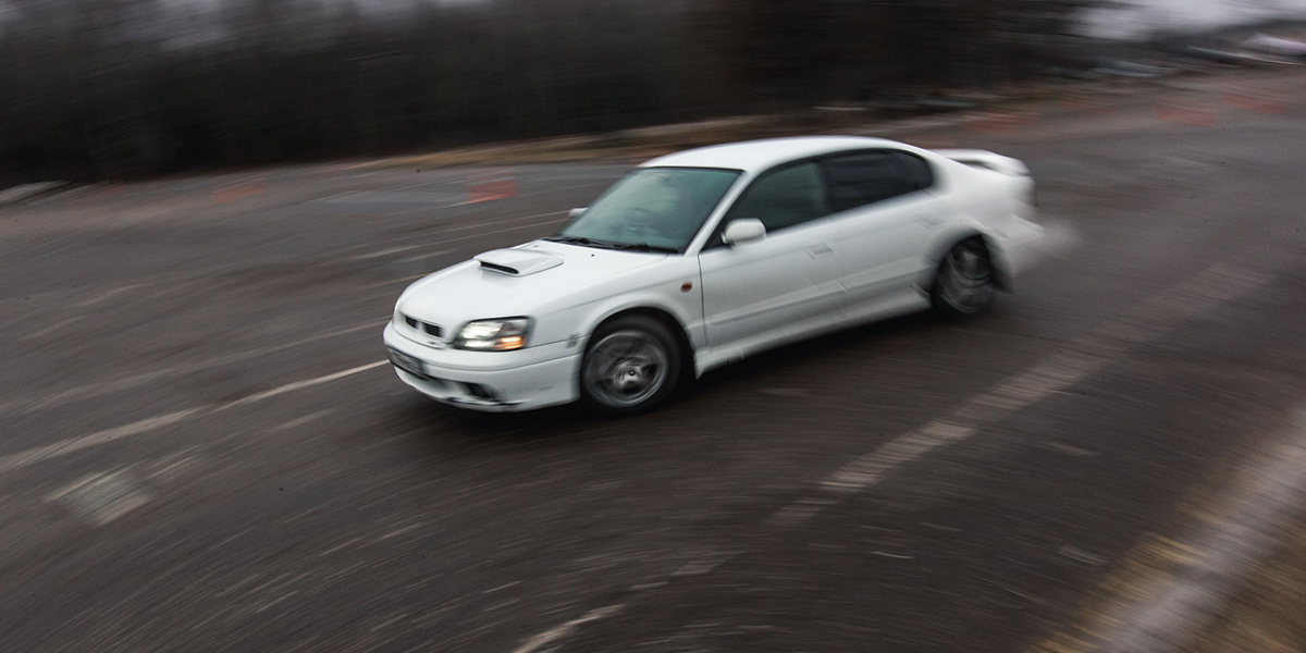 Дрифт на льду, женщины и подростки наравне с мужчинами: Кубок по автомногоборью