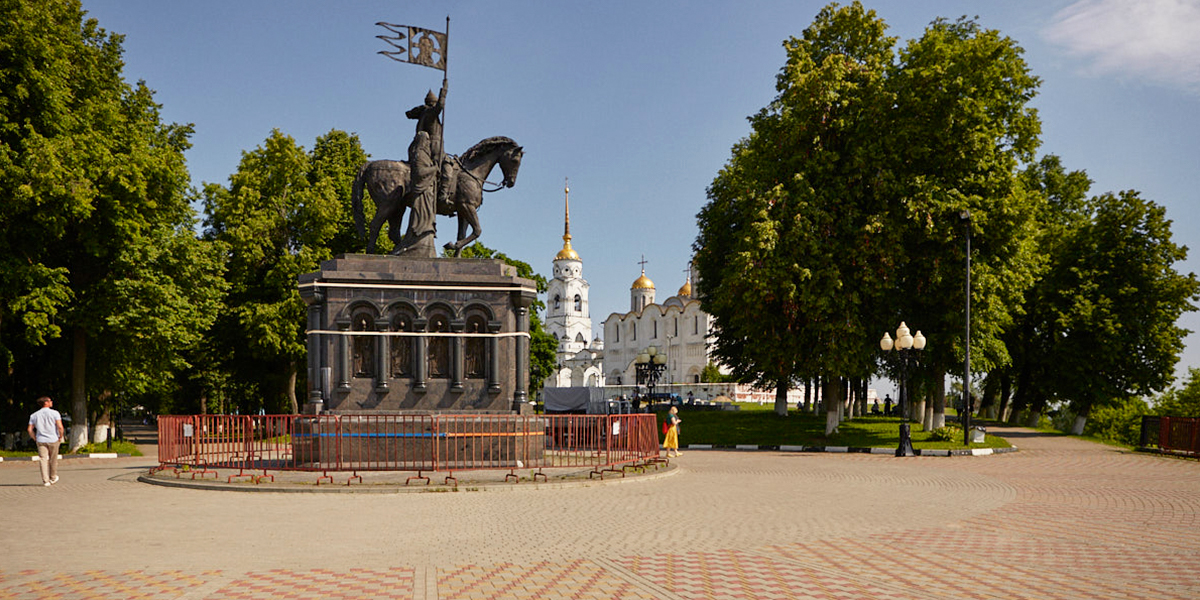 Где установят памятник Юрию Долгорукому и что ждет монумент на смотровой в парке Пушкина