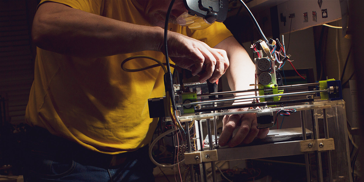 «От безделья»: владимирский инженер своими руками собрал 3D-принтер