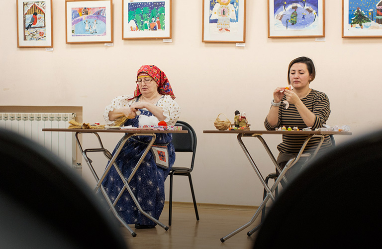 Куклы в тандеме: как уживаются современные технологии & лыко