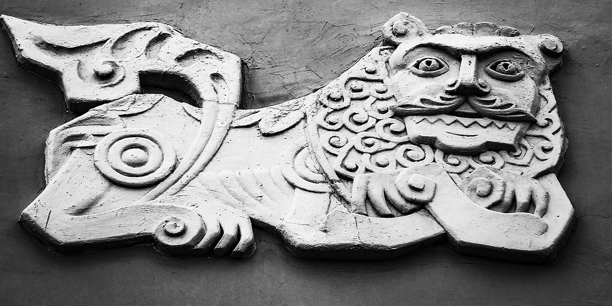 «Недовольный лев» в позолоте. Кастомные украшения ювелира Инги Макарон