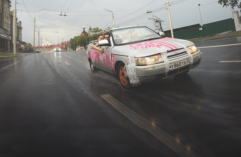 Кабриолет на скотче: по улицам Владимира ездит вазовская «десятка» с отпиленной крышей