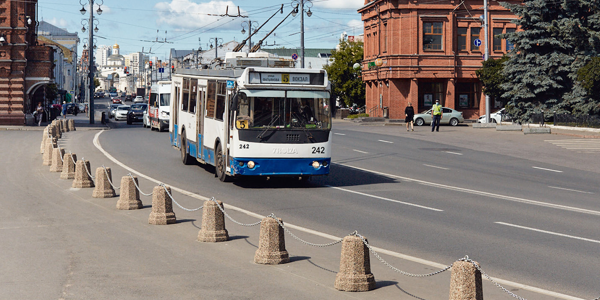 Изменение маршрутов и дополнительные автобусы. Как поймать нужный транспорт в День города?