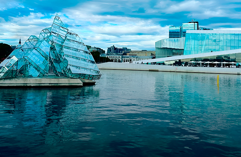 «Не нужно выбирать между семьей и карьерой»: Мария Ломоносова о правилах жизни в Норвегии