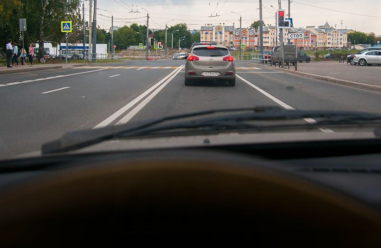 «Все едем прямо». Женский взгляд на новую дорожную разметку