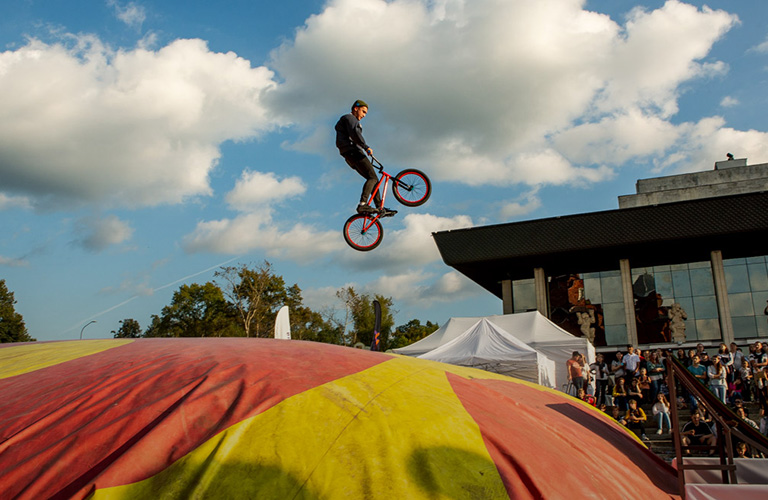 День Города-2019. Мальчики-качки, музыка улиц и Feduk